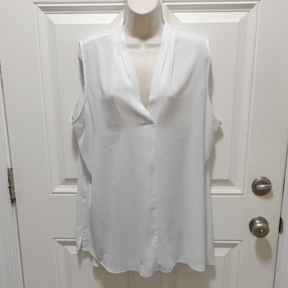 Avenue Elegant White Sleeveless Blouse